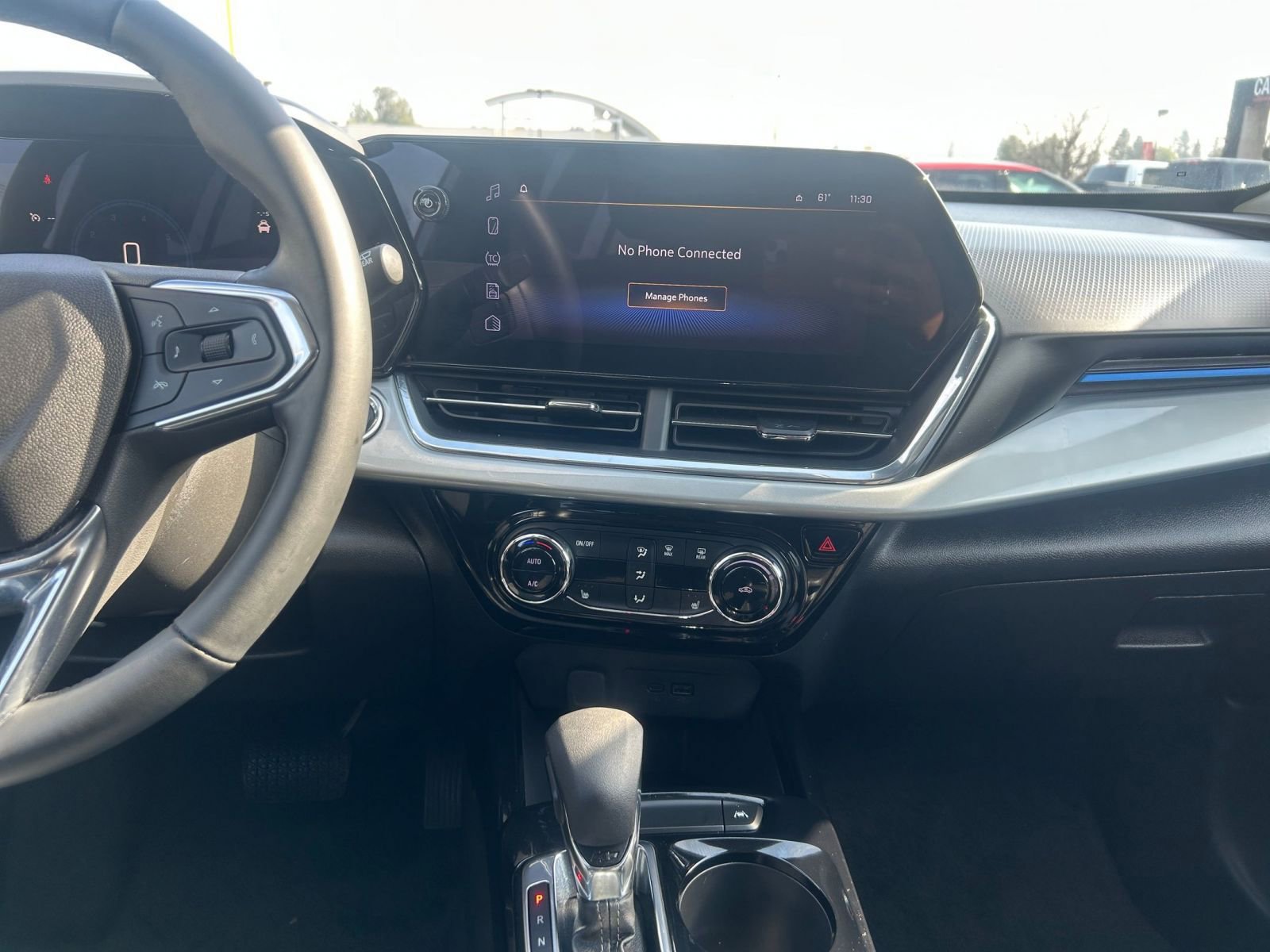 Used 2025 Chevrolet Trax LT w/ LT Convenience Package image 17