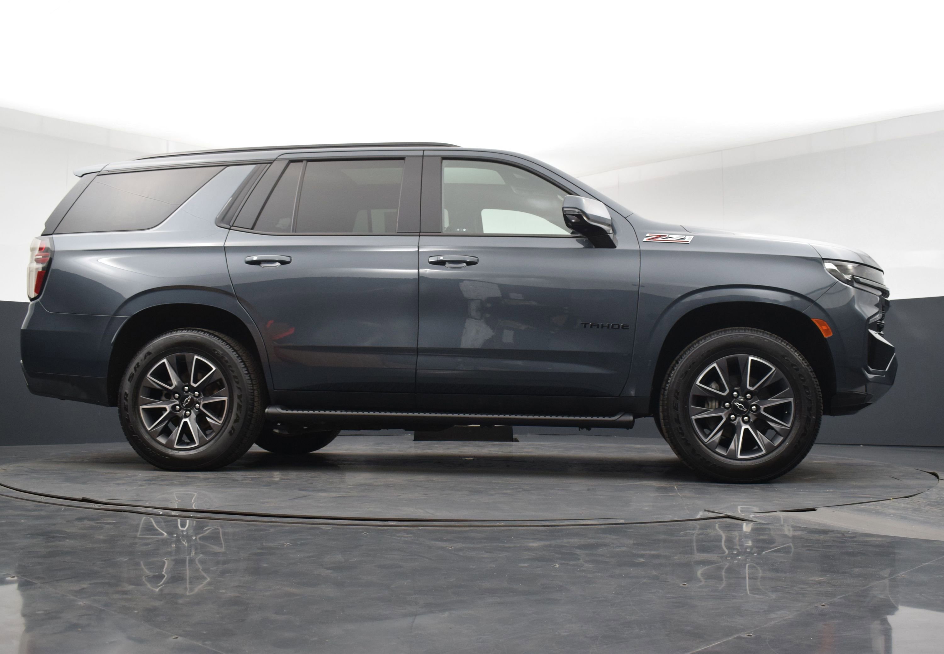 Used 2021 Chevrolet Tahoe Z71 w/ Z71 Signature Package AWD/4WD image 42