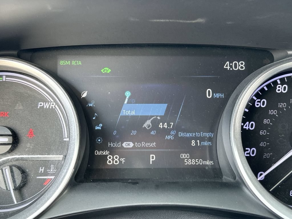 Used 2022 Toyota Camry XLE FWD image 12