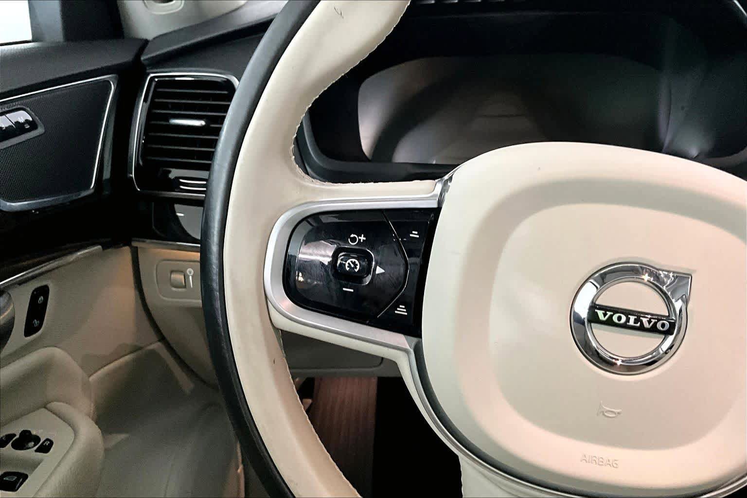 Used 2017 Volvo XC90 T6 Momentum w/ Vision Package image 24
