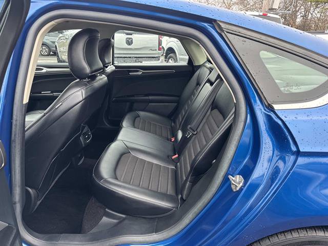 Used 2017 Ford Fusion SE w/ Equipment Group 201A image 27