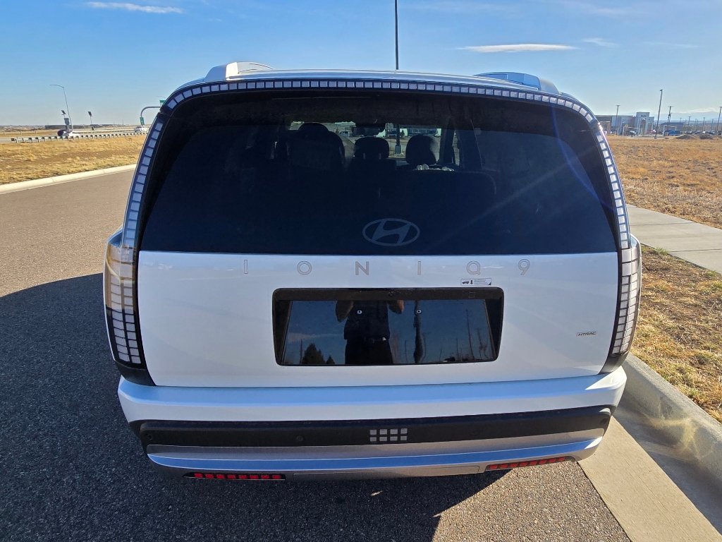 New 2026 Hyundai Ioniq 9 SE image 4