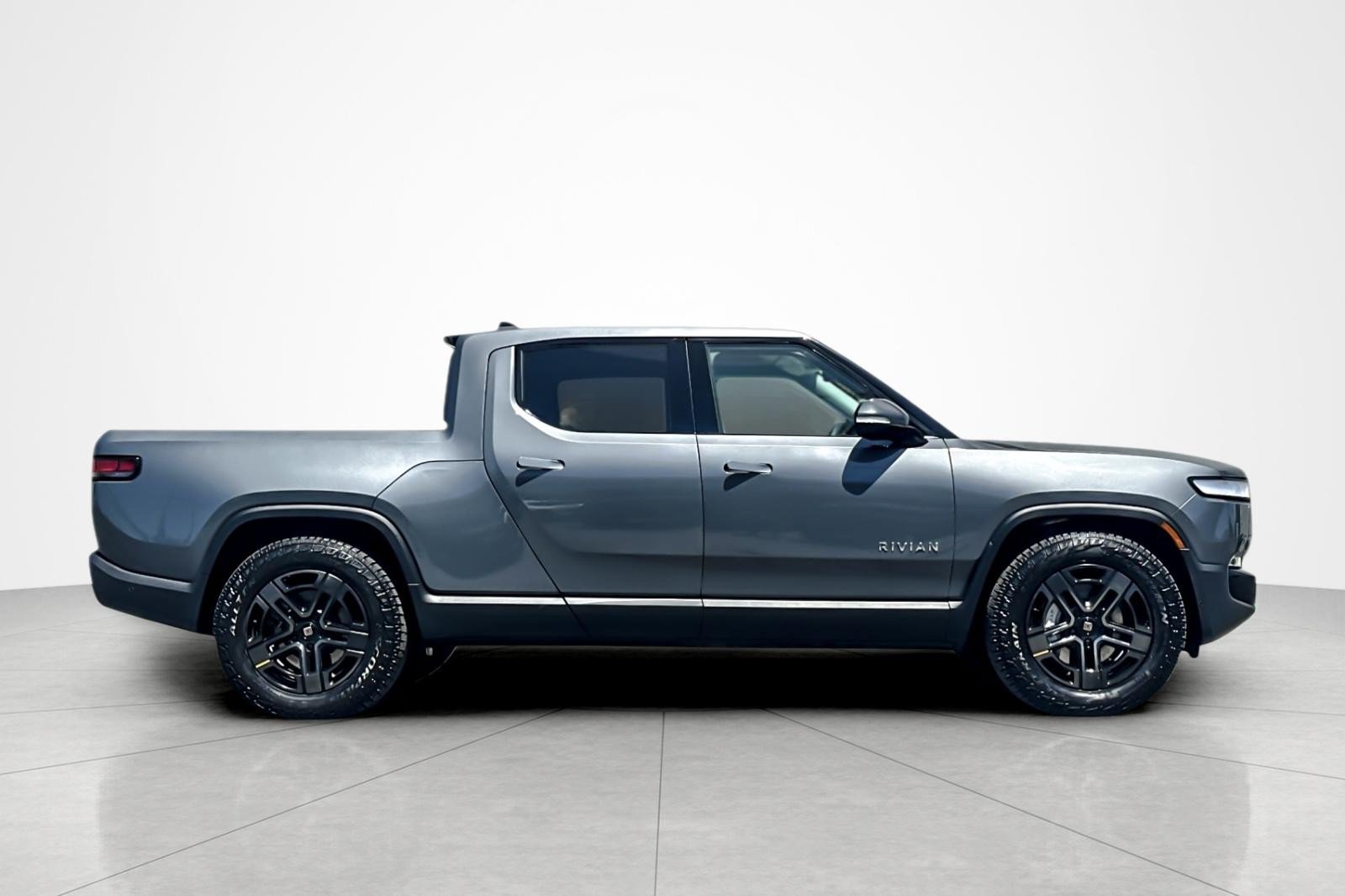 Used 2024 Rivian R1T Adventure Dual AWD/4WD image 6