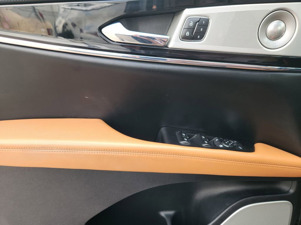 Used 2022 Lincoln Nautilus Black Label w/ Class II Trailer Tow Package image 23