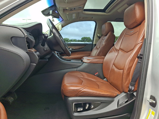 Used 2020 Cadillac Escalade Luxury w/ LPO, Radiant Package AWD/4WD image 13