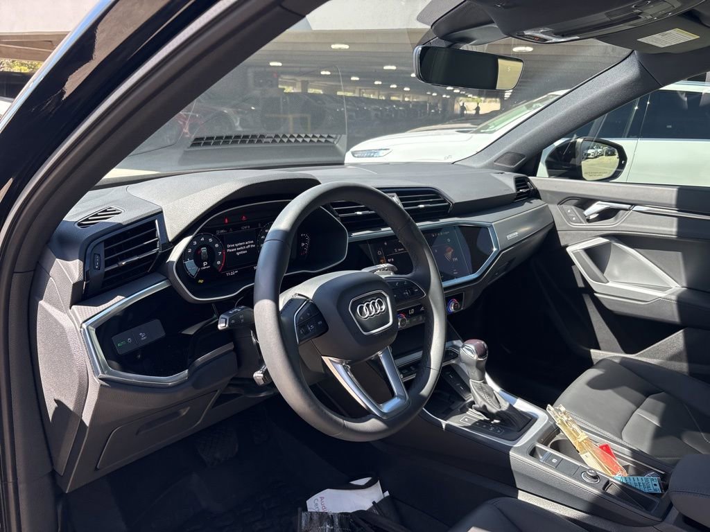 Used 2025 Audi Q3 2.0T Premium w/ Convenience Package image 12