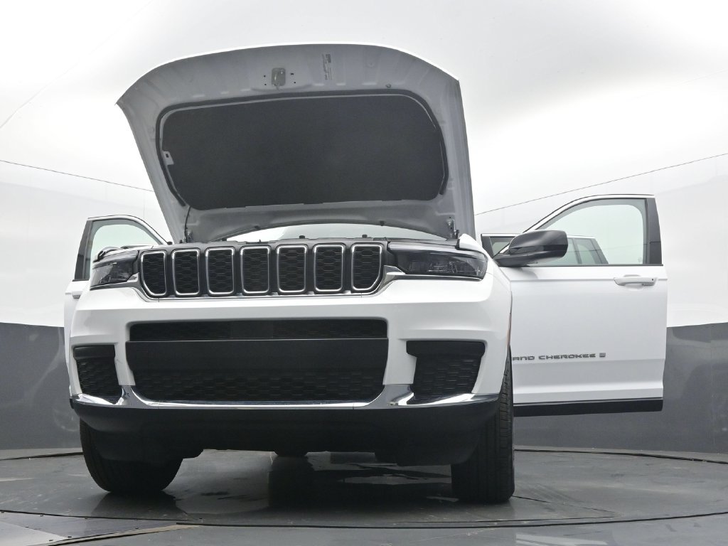 Used 2025 Jeep Grand Cherokee L Laredo w/ Luxury Tech Group I AWD/4WD image 63