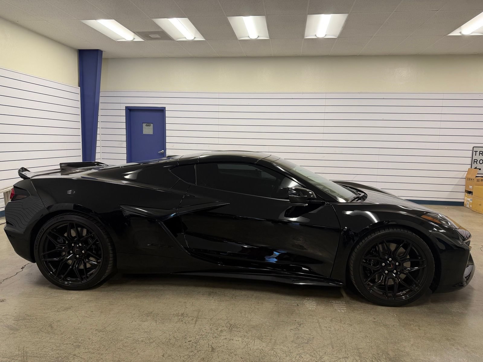 Used 2024 Chevrolet Corvette Z06 RWD image 6