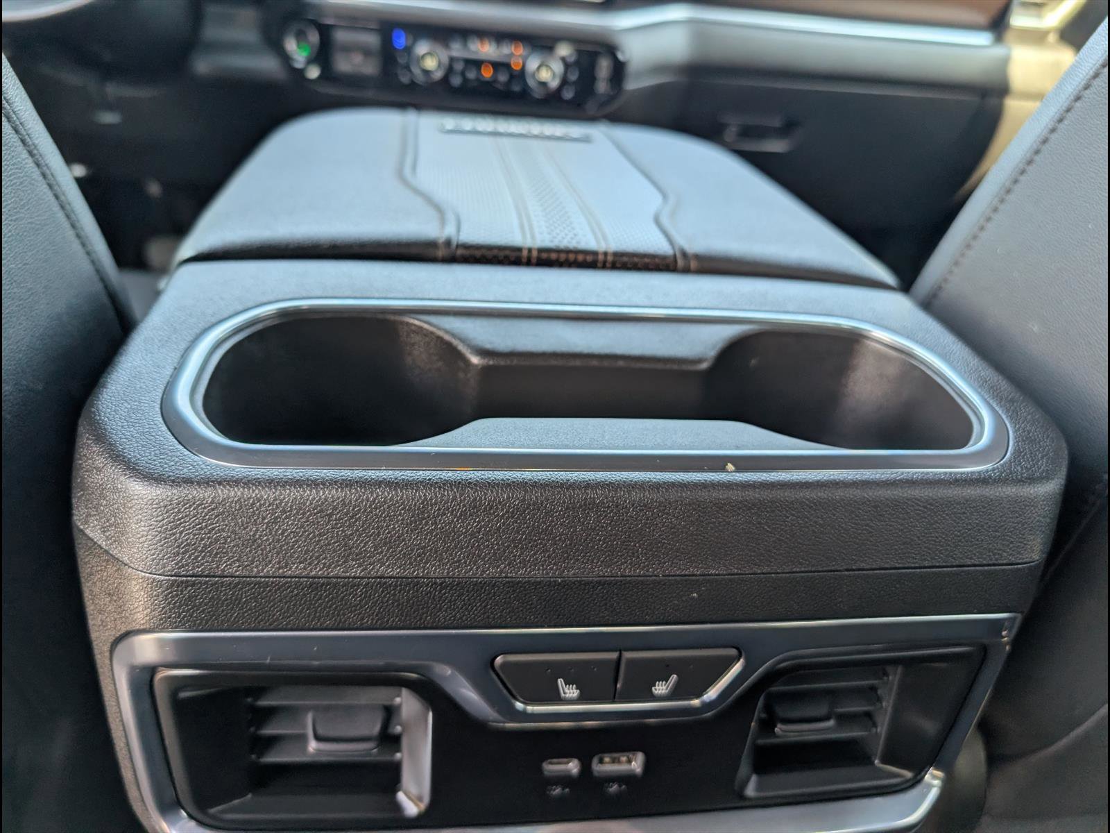 Used 2024 Chevrolet Silverado 2500 High Country w/ High Country Premium Package AWD/4WD image 18