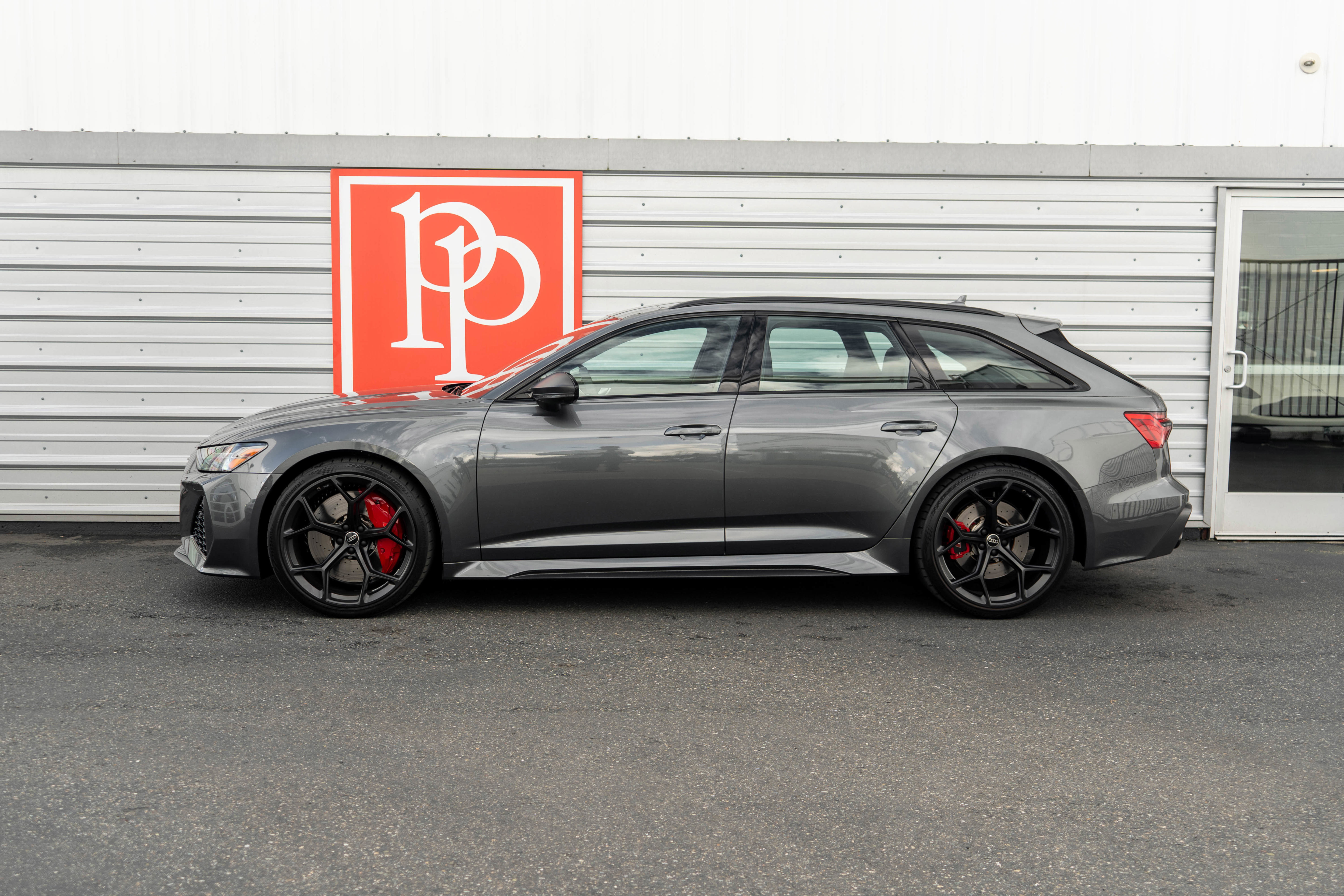 Used 2025 Audi RS 6 performance image 39