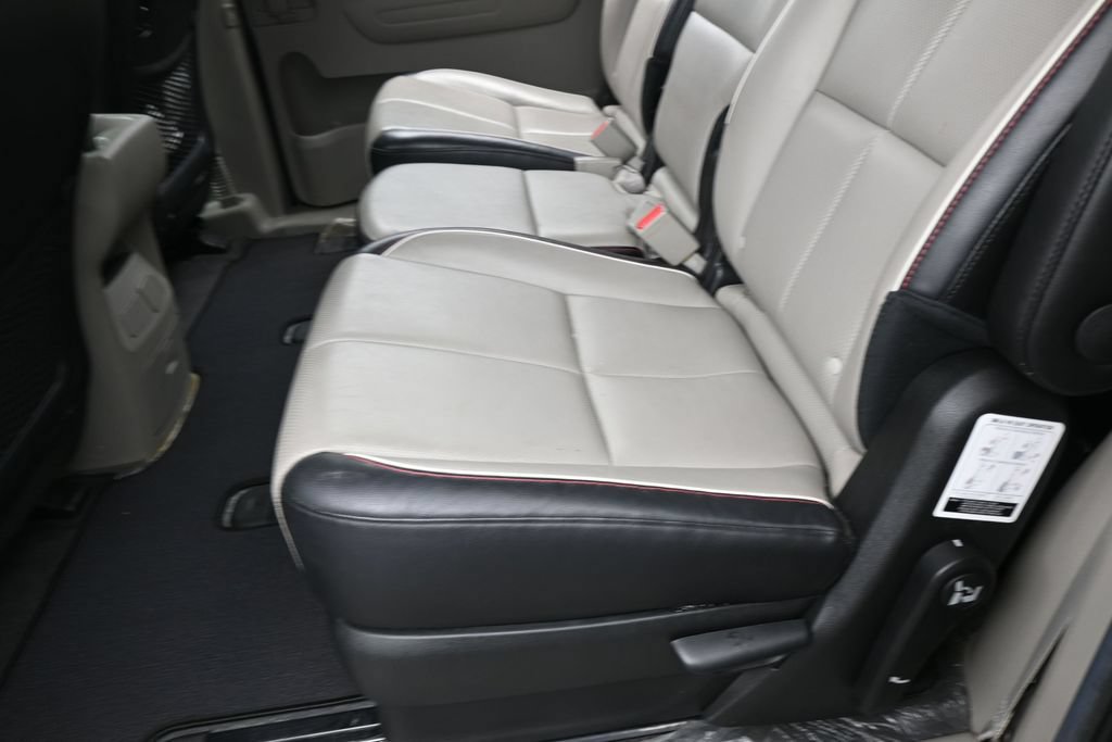 Used 2021 Kia Sedona EX FWD image 32