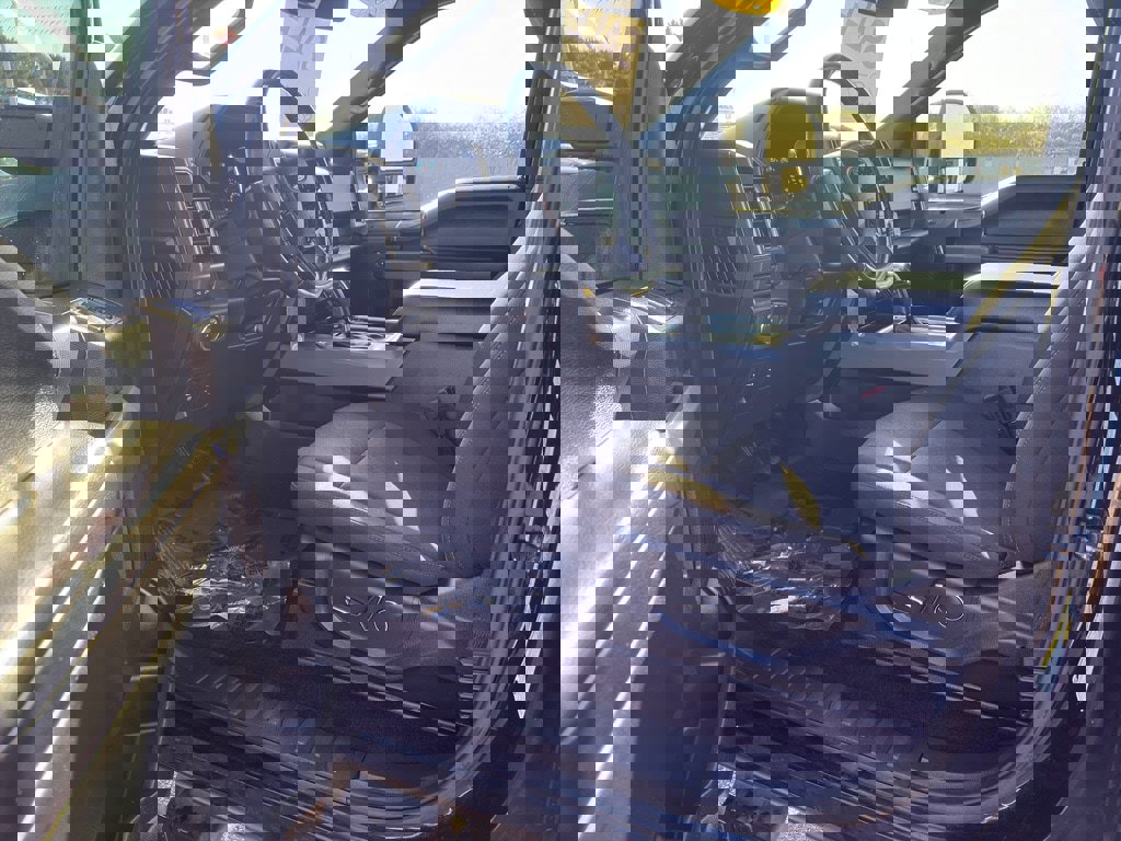 Used 2018 Ford F150 XLT w/ Equipment Group 302A Luxury image 6