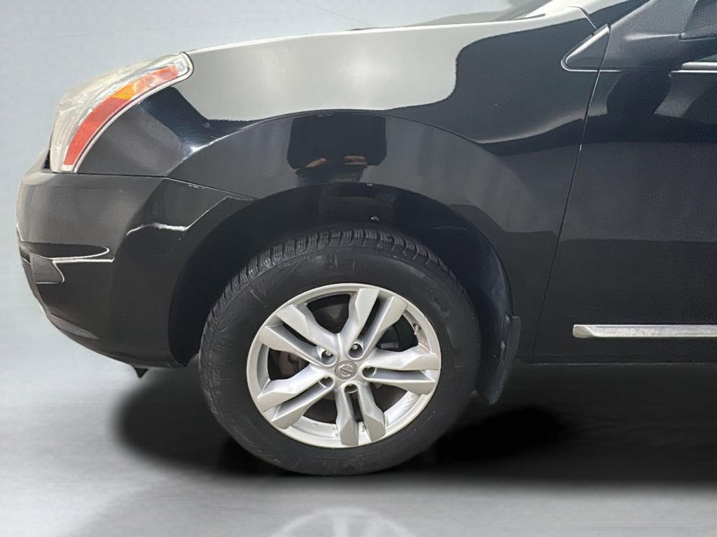 Used 2013 Nissan Rogue SV w/ Premium Pkg image 3