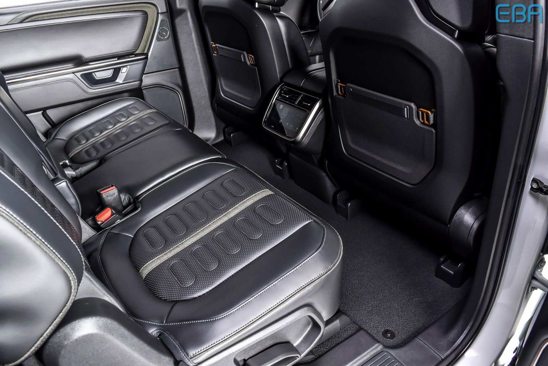 Used 2025 Rivian R1S Adventure image 21