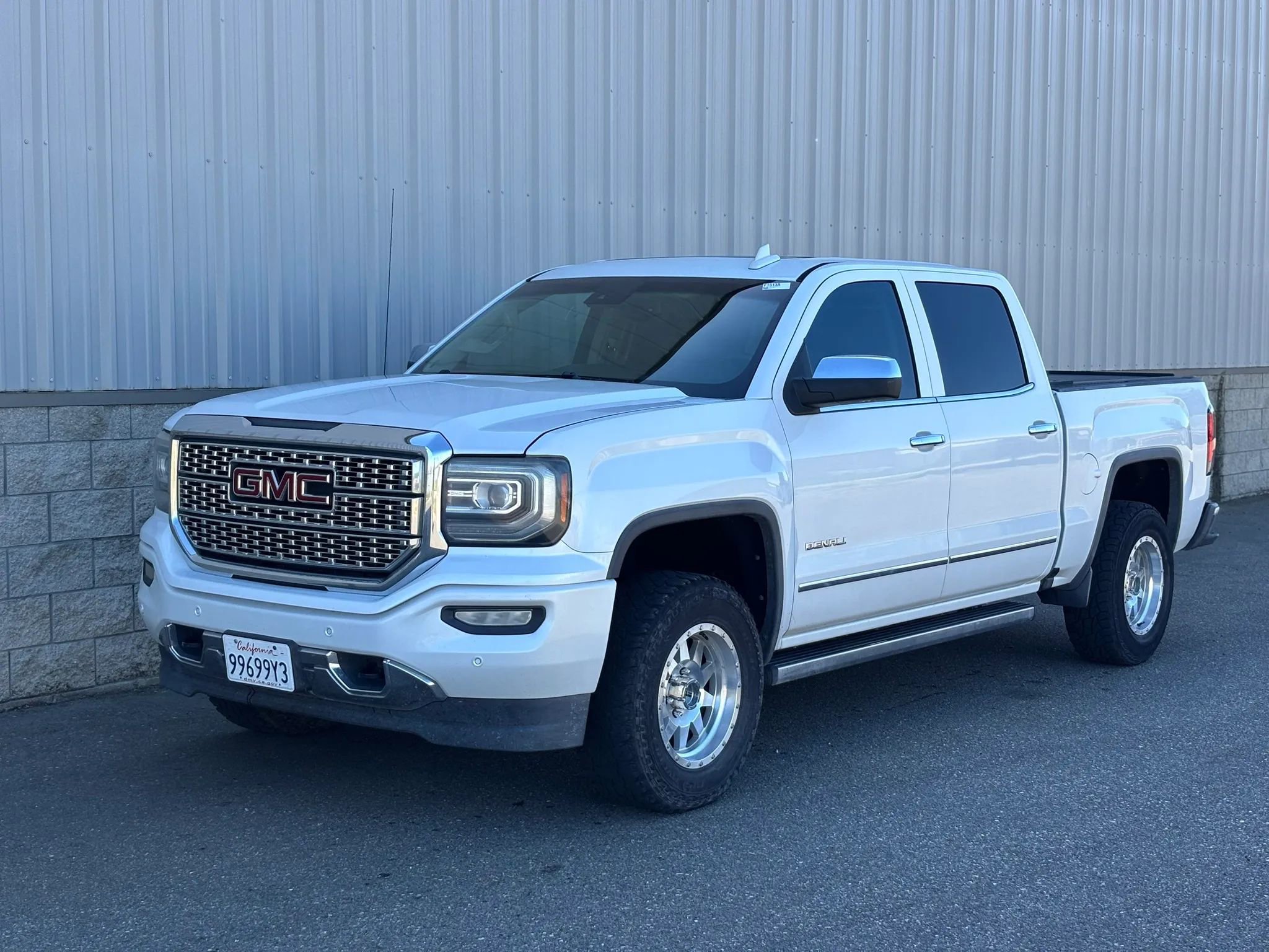 Used 2016 GMC Sierra 1500 Denali w/ Enhanced Driver Alert Package image 7