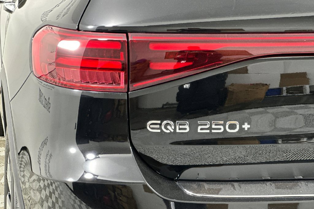 Certified 2024 Mercedes-Benz EQB 250+ image 34