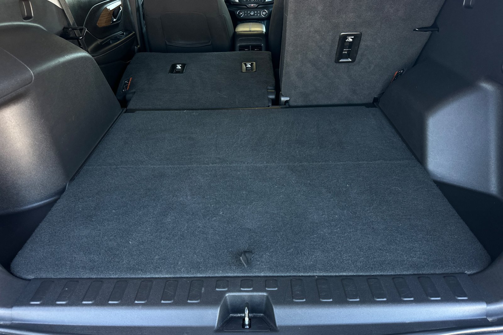 Used 2019 GMC Terrain SLE w/ Driver Convenience Package FWD image 18