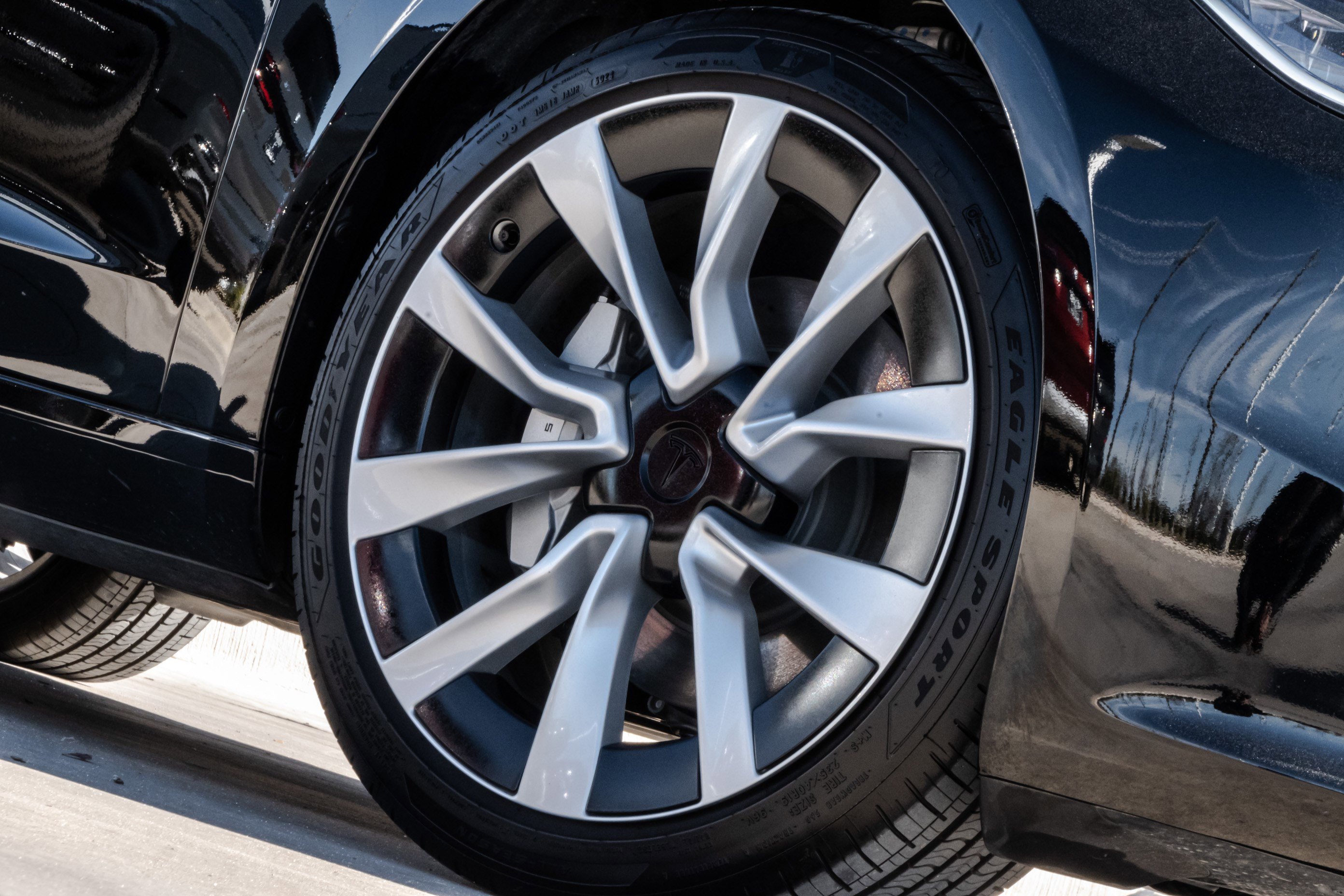 Used 2025 Tesla Model 3 Long Range image 5