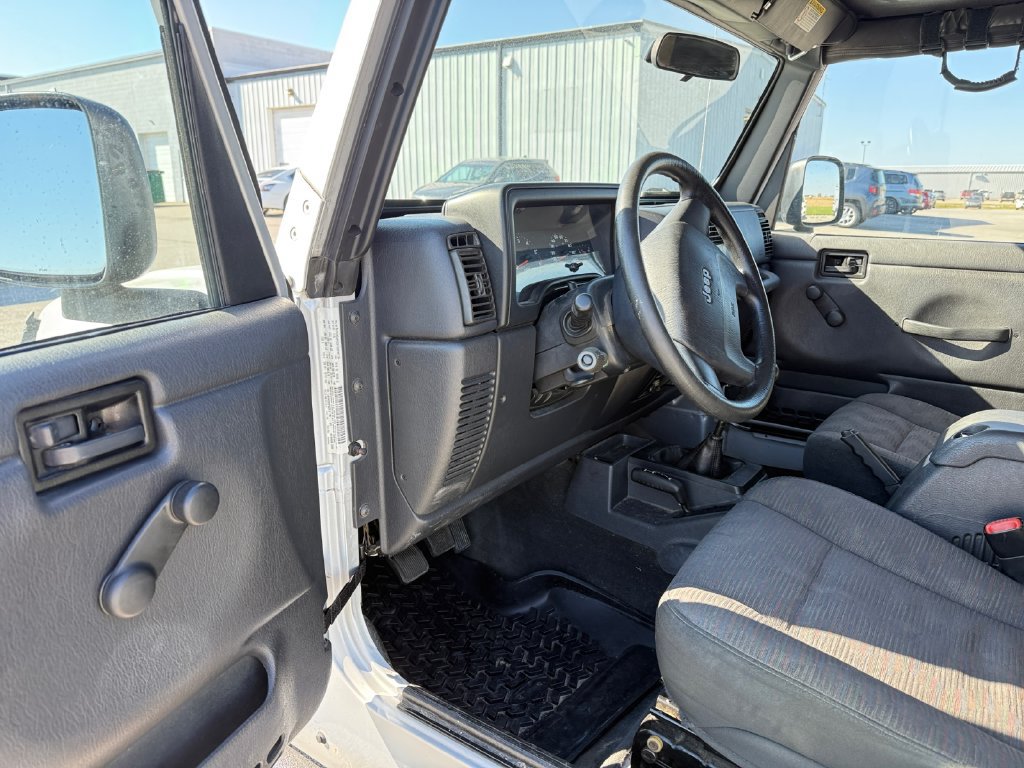Used 2005 Jeep Wrangler Sport w/ 30" Tire & Wheel Group AWD/4WD image 12