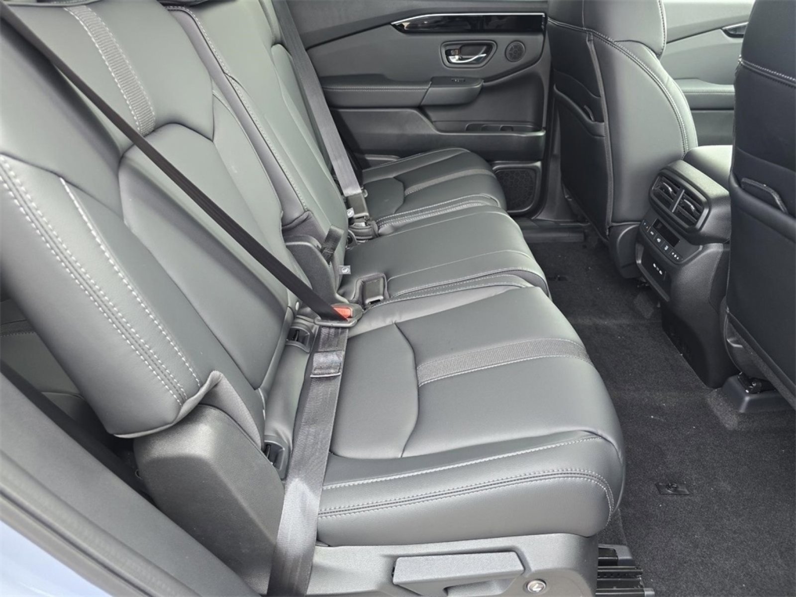 New 2025 Honda Pilot Touring image 24