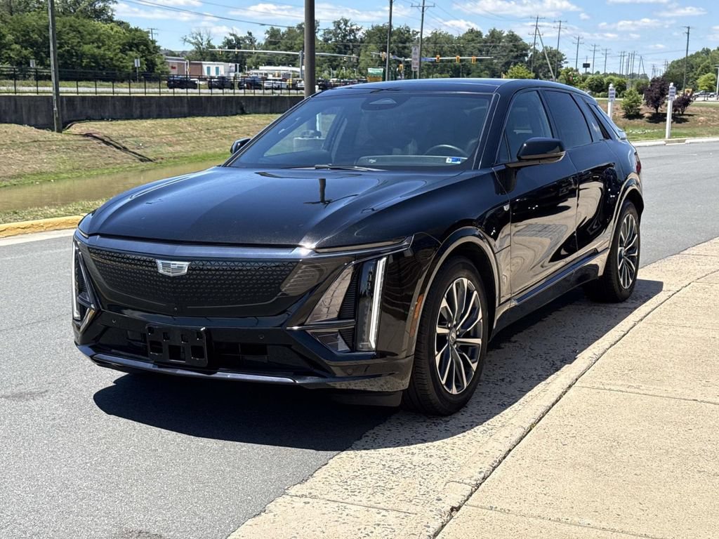 Certified 2024 Cadillac Lyriq Sport w/ LPO, Floor Liner Package AWD/4WD image 21
