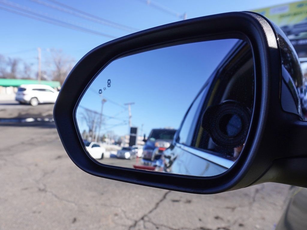 Used 2023 Kia Seltos SX image 41