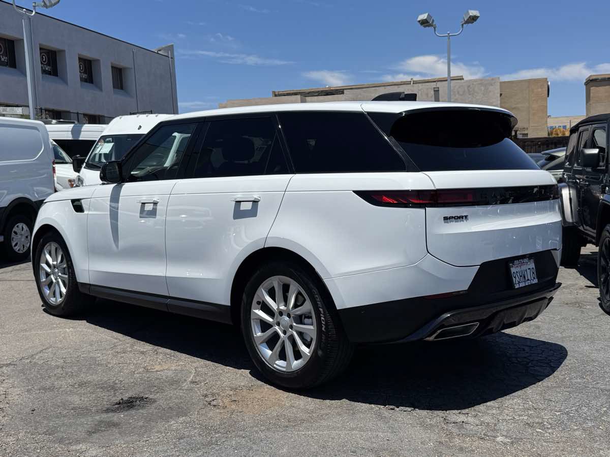 Used 2025 Land Rover Range Rover Sport SE AWD/4WD image 12