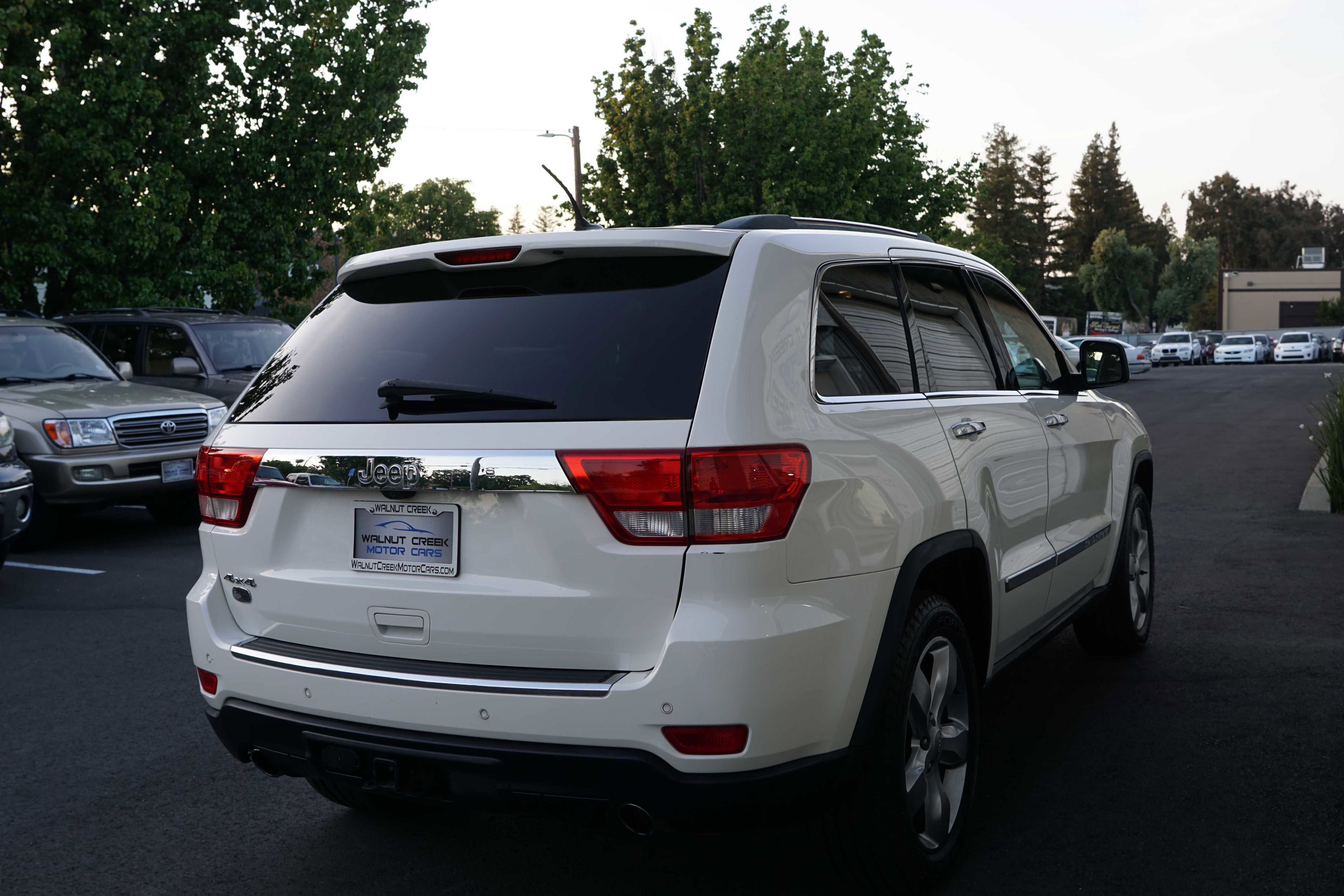 Used 2012 Jeep Grand Cherokee Overland image 11
