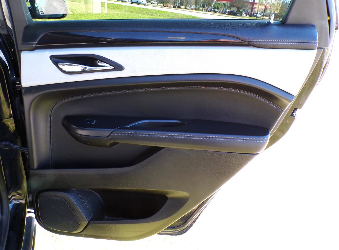 Used 2014 Cadillac SRX Luxury w/ Driver Awareness Package image 28