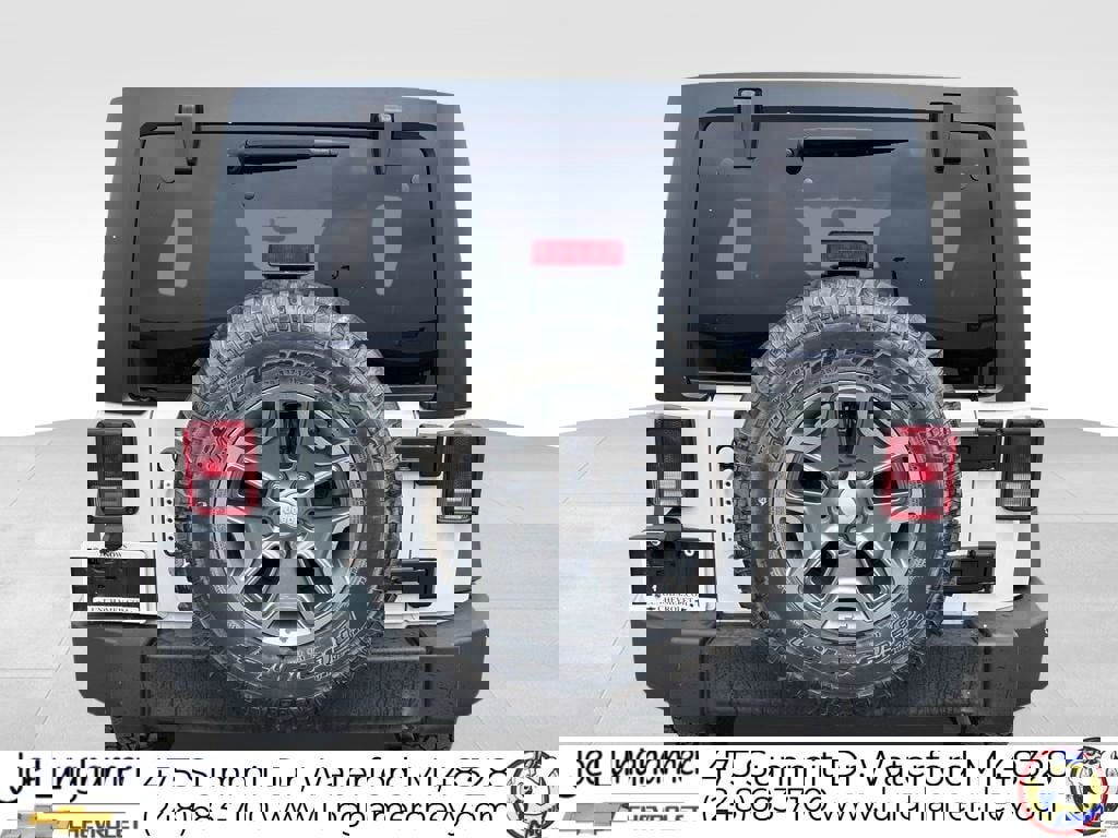 Used 2015 Jeep Wrangler Unlimited Rubicon image 26