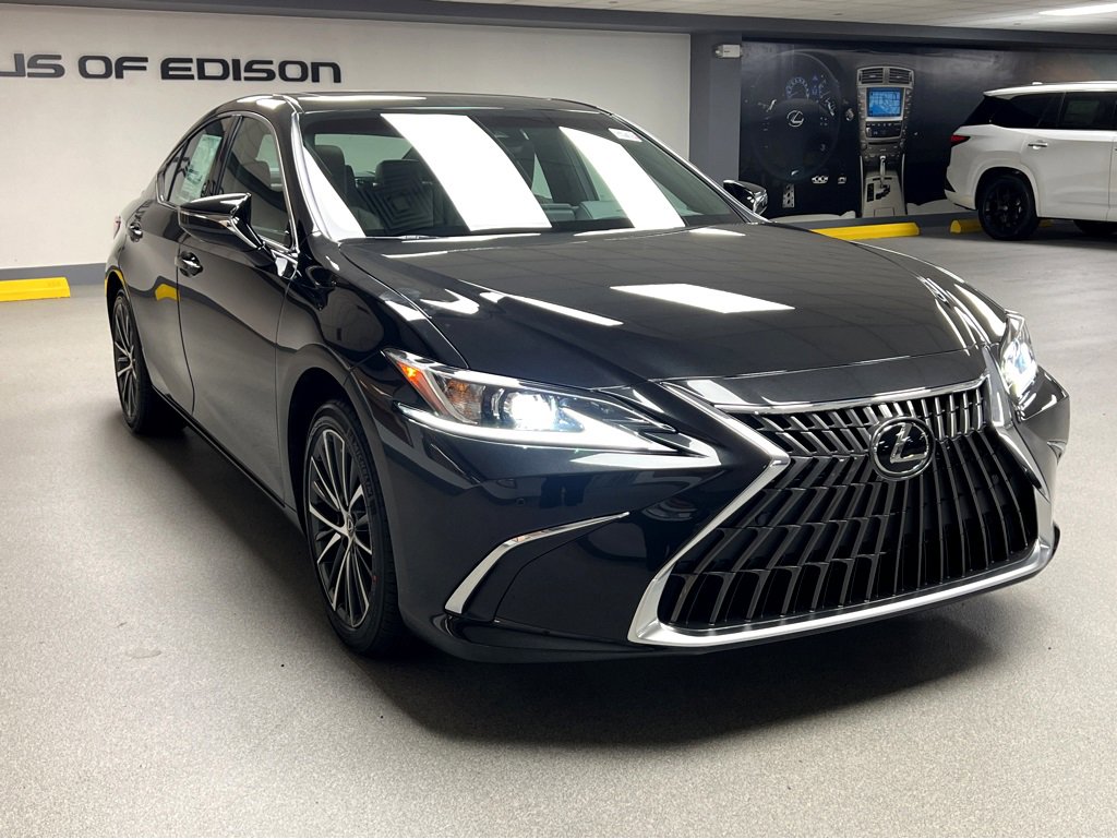 New 2025 Lexus ES 350 w/ Premium Package