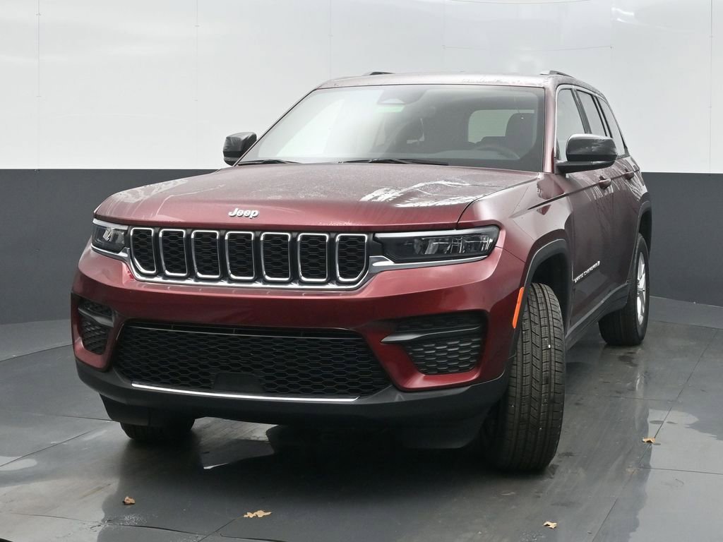 New 2026 Jeep Grand Cherokee Laredo image 3