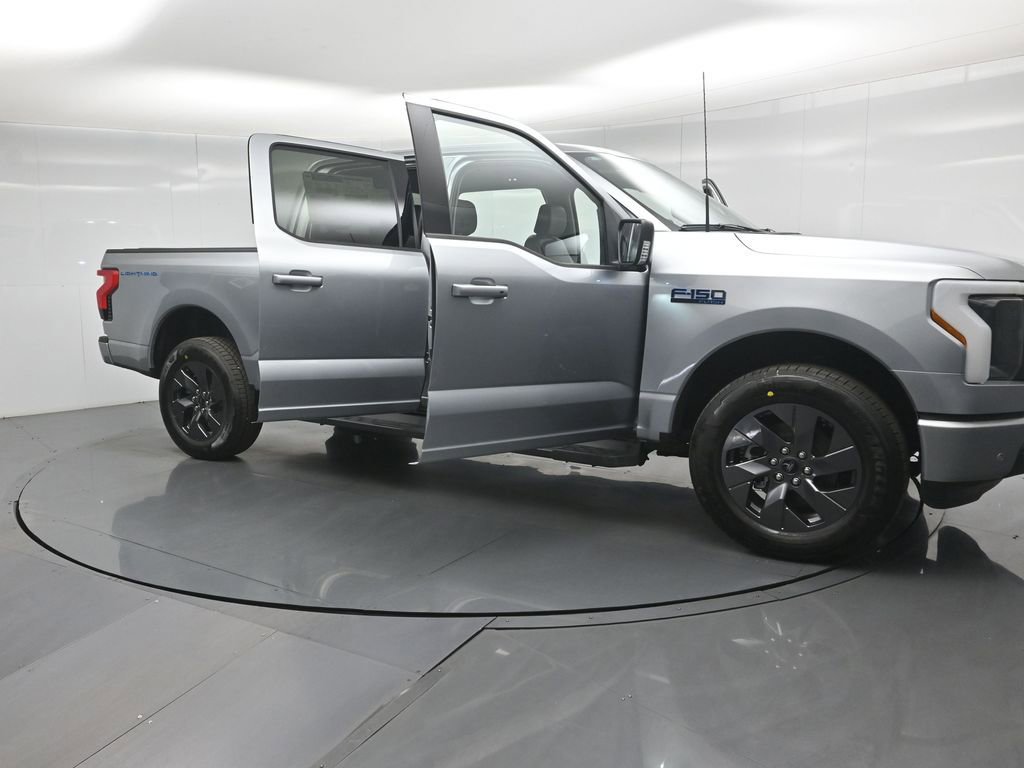 New 2025 Ford F150 Lightning Flash AWD/4WD image 31
