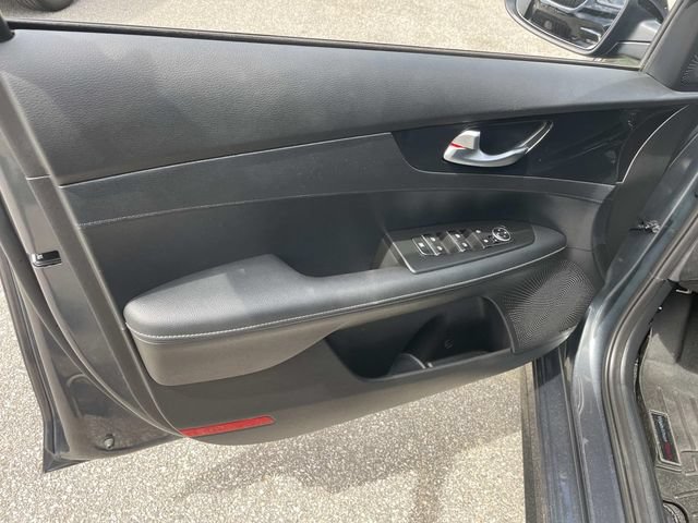 Used 2023 Kia Forte GT-Line w/ GT-Line Premium Package FWD image 19