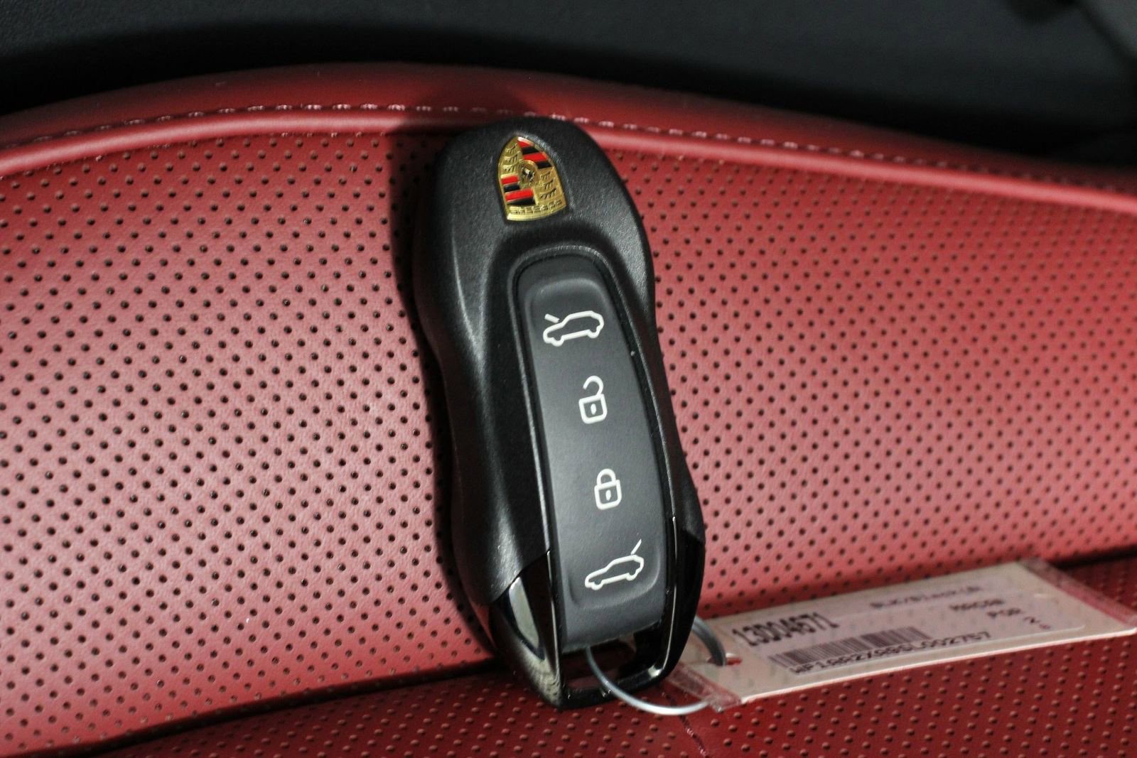 Certified 2025 Porsche Macan 4 Electric image 32