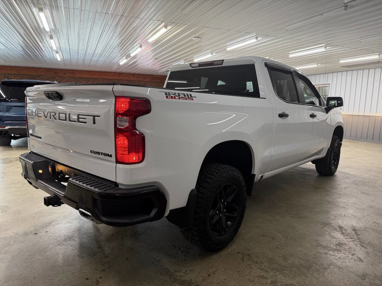 Used 2023 Chevrolet Silverado 1500 Custom Trail Boss w/ LPO, Dark Essentials Package AWD/4WD image 10