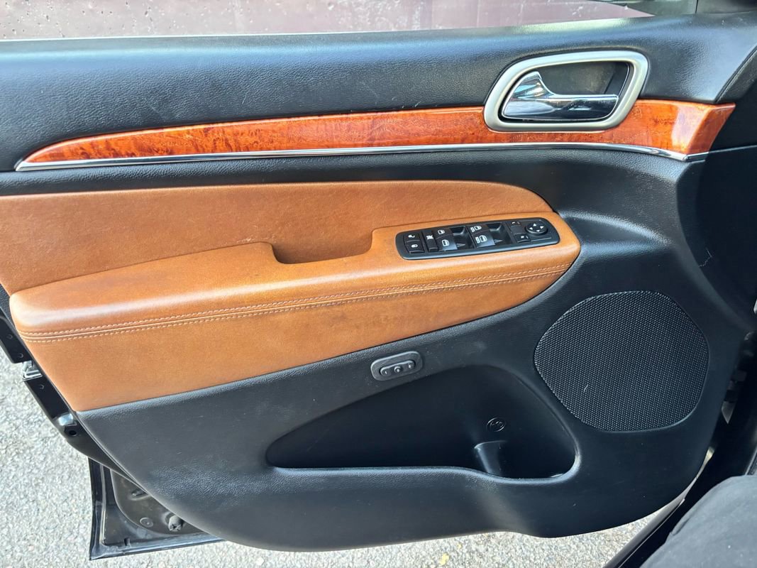 Used 2012 Jeep Grand Cherokee Overland image 23