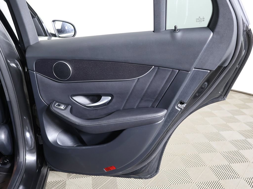Used 2022 Mercedes-Benz GLC 300 4MATIC w/ AMG Line image 24