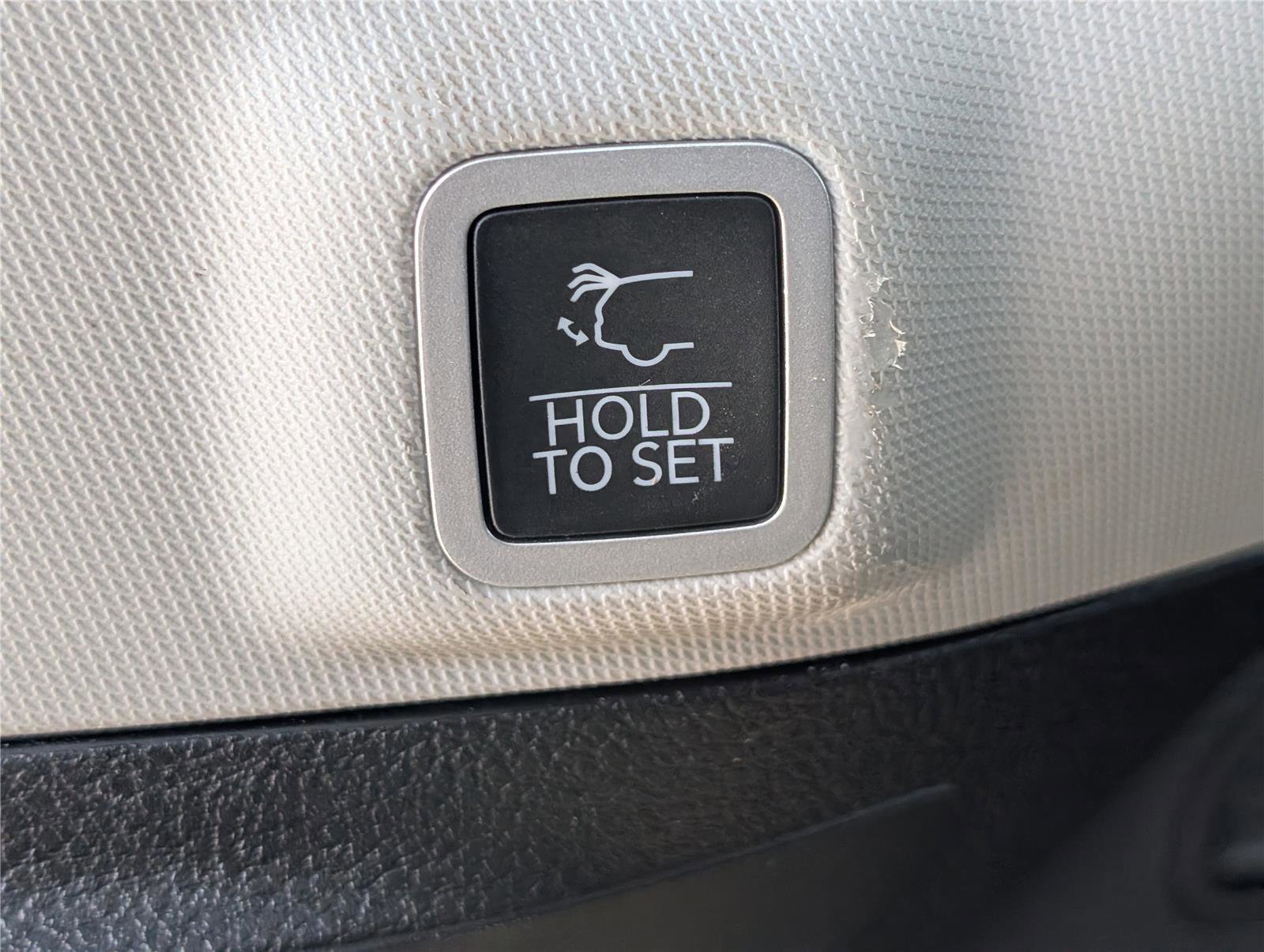 Used 2023 Jeep Grand Cherokee 4WD 4xe image 14