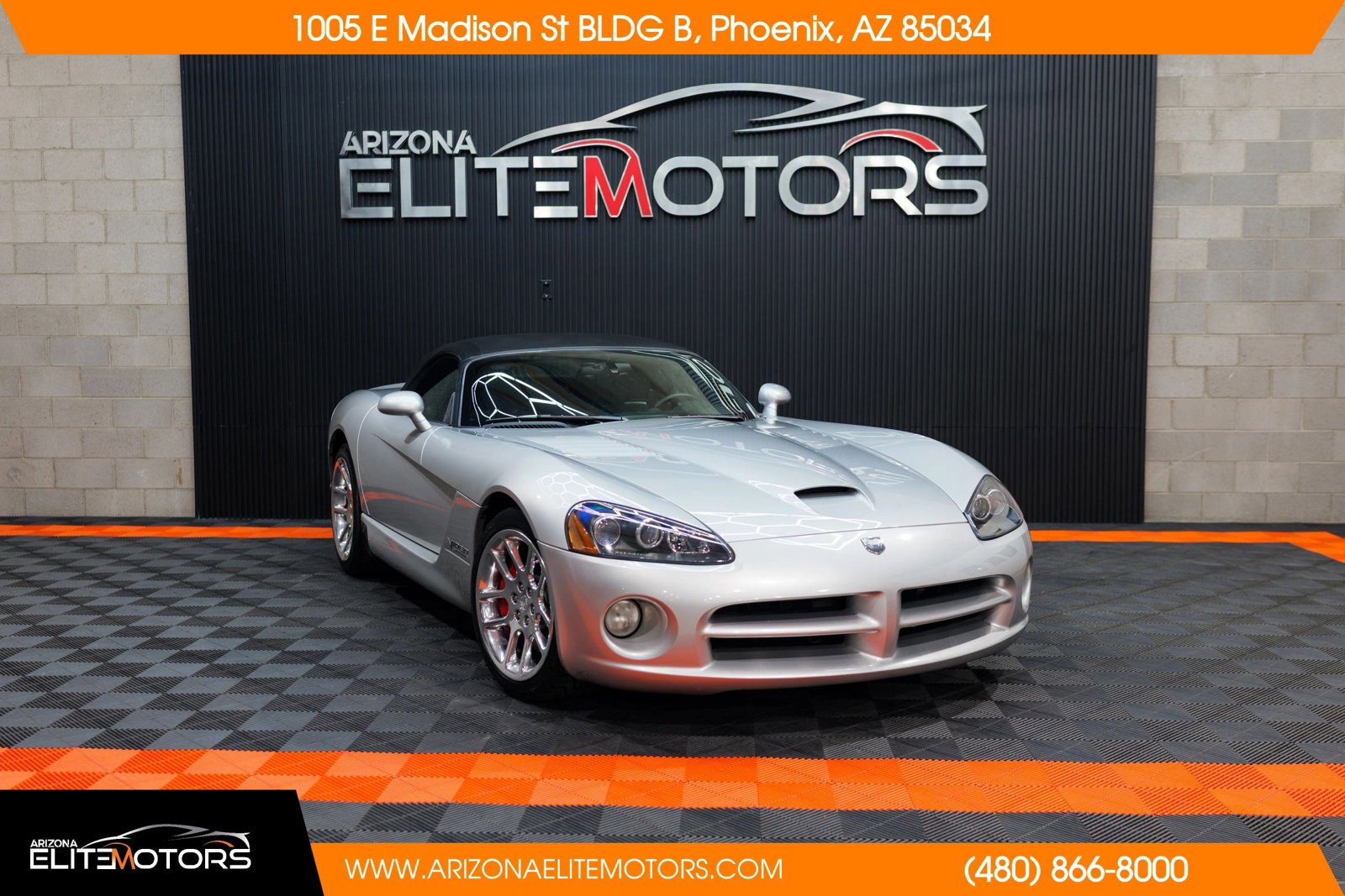 Used 2004 Dodge Viper SRT-10 image 1