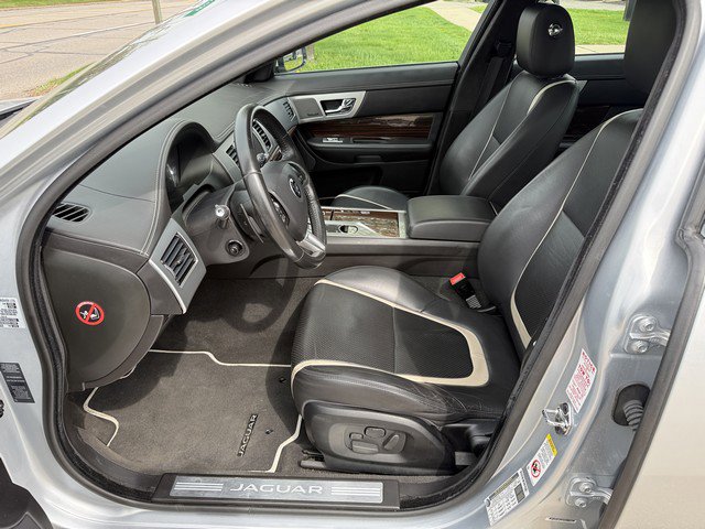 Used 2014 Jaguar XF 3.0 AWD/4WD image 9
