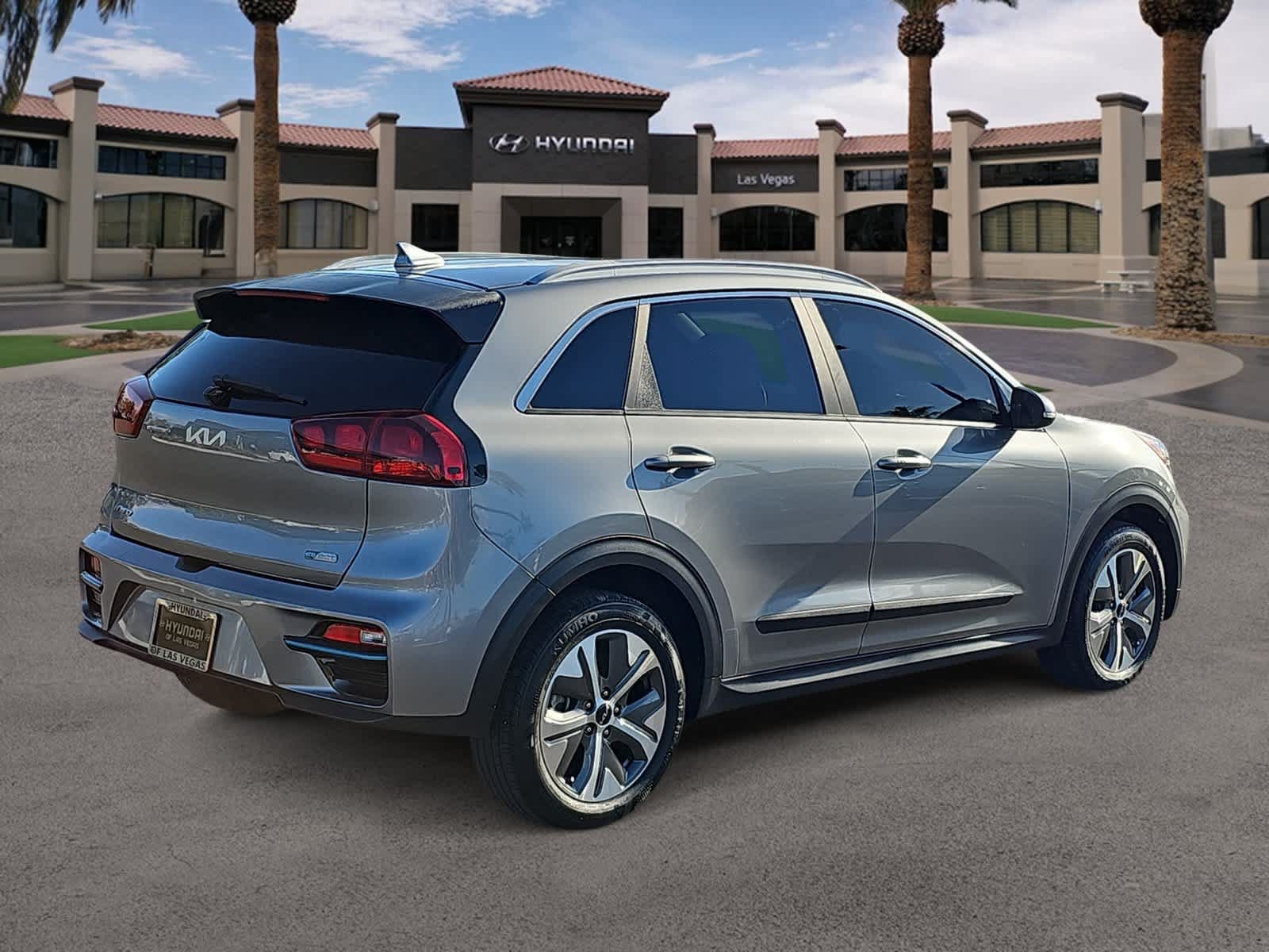 Used 2022 Kia Niro EX FWD image 8