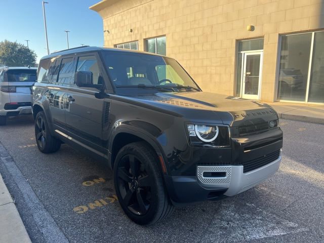 Used 2023 Land Rover Defender 130 S image 3