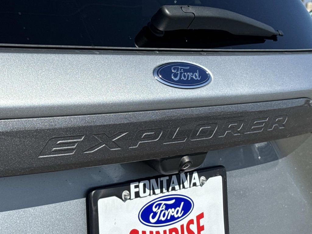 Certified 2023 Ford Explorer XLT w/ Equipment Group 202A image 25