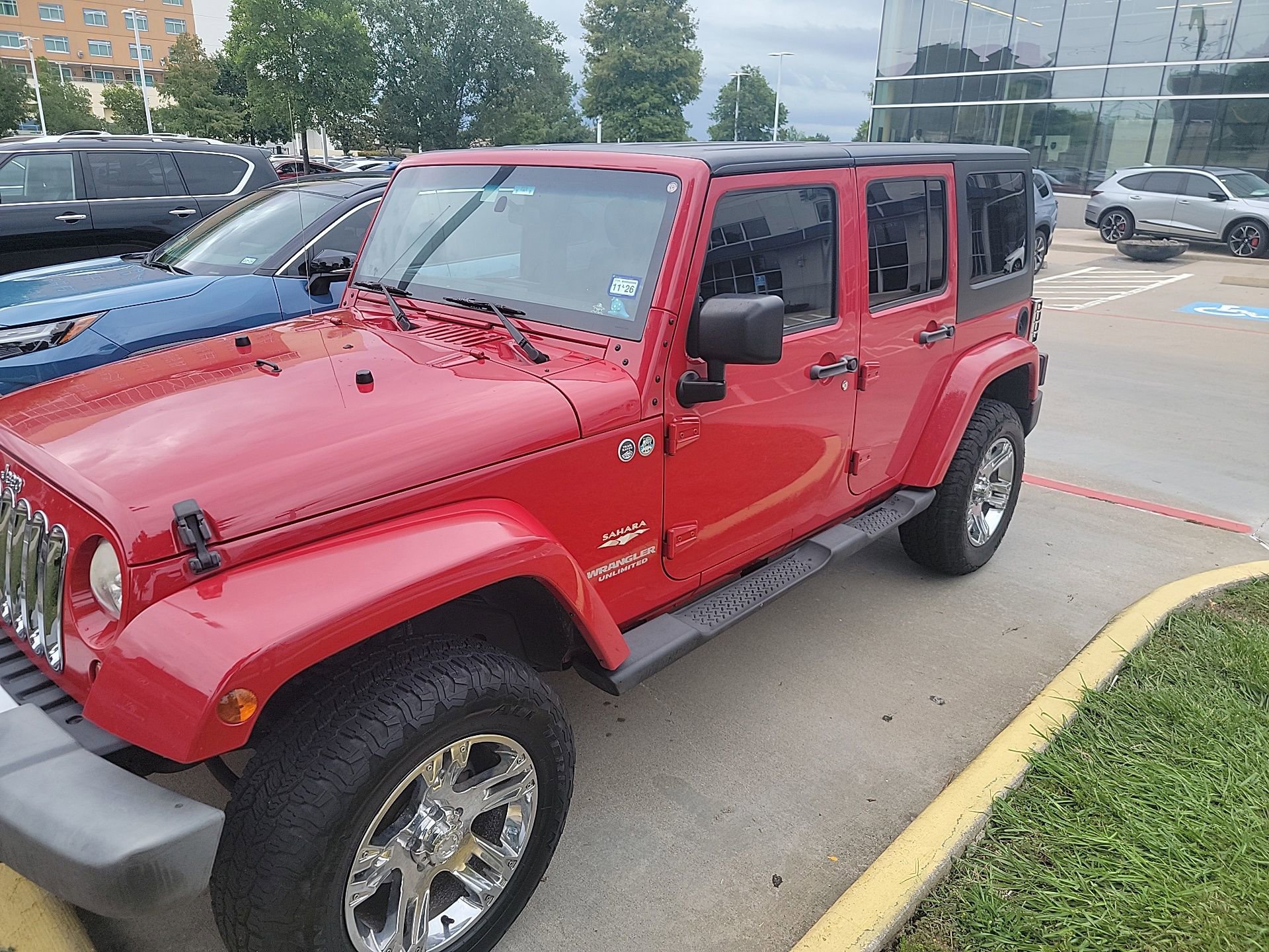 Used 2012 Jeep Wrangler Unlimited Sahara w/ Connectivity Group AWD/4WD video 1