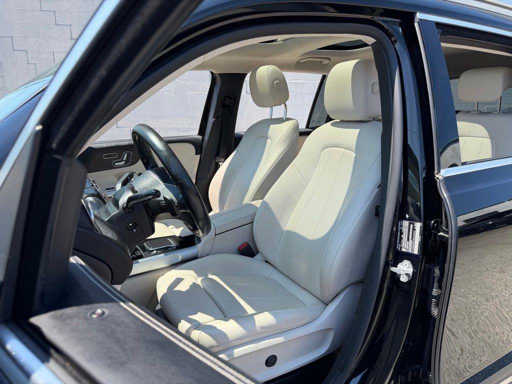 Used 2022 Mercedes-Benz GLB 250 4MATIC image 26