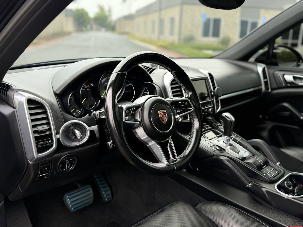 Used 2016 Porsche Cayenne S AWD/4WD image 17