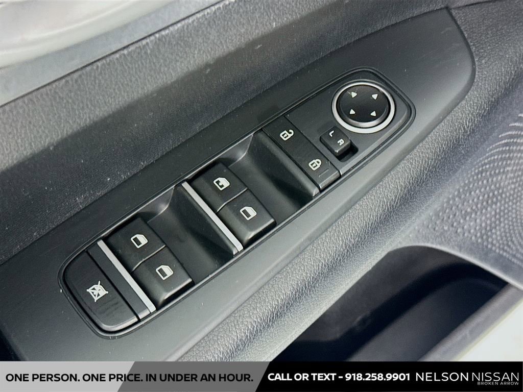 Used 2019 Kia Forte LXS FWD image 17