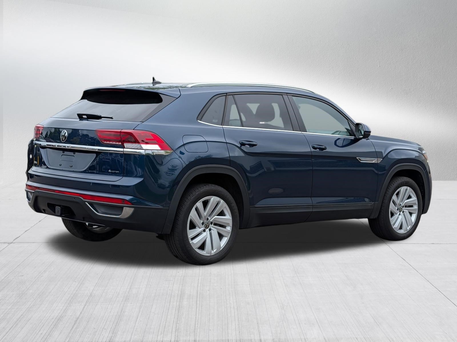 Certified 2023 Volkswagen Atlas Cross Sport SE w/ Panoramic Sunroof Package AWD/4WD image 7