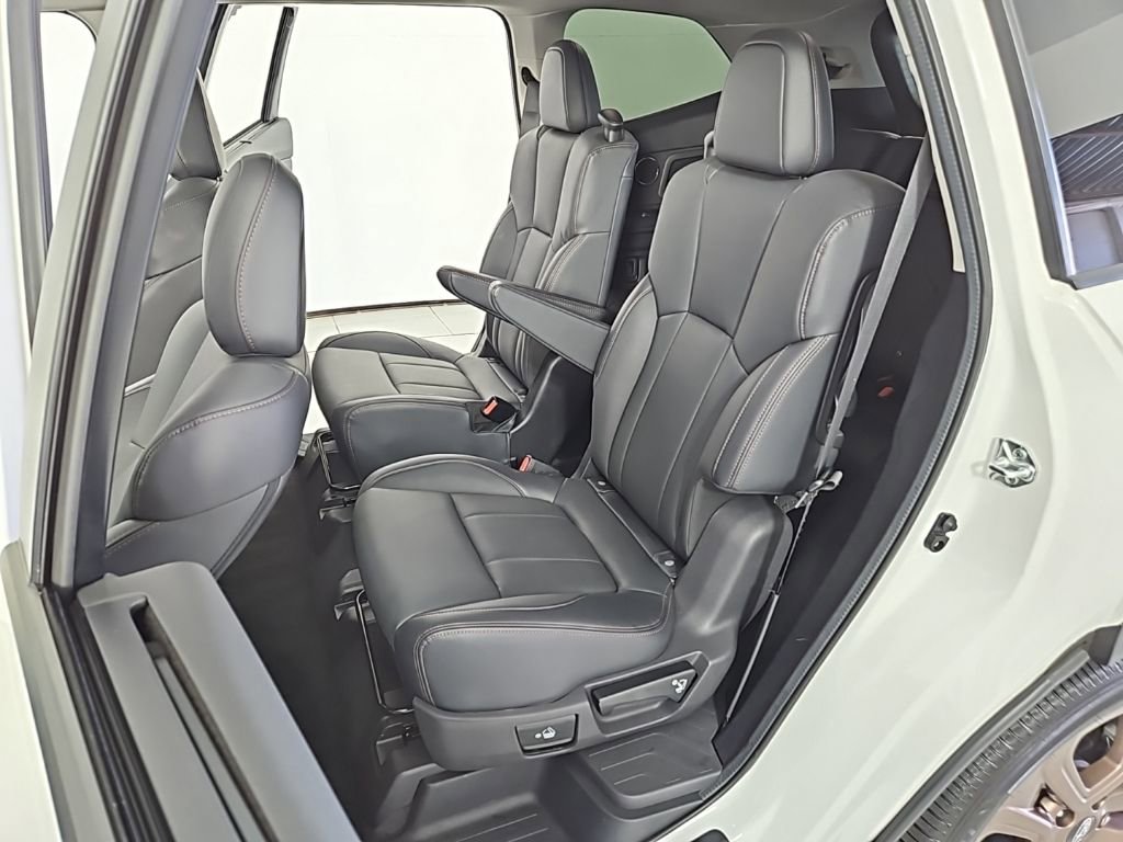 Certified 2025 Subaru Ascent Bronze Edition w/ Popular Package #2 image 23